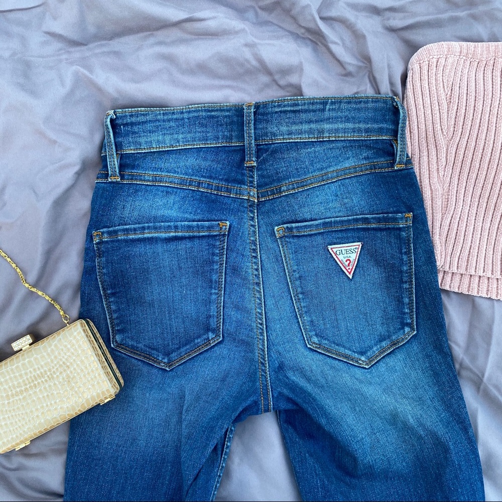 Button-Up, High Waisted Guess Jeans